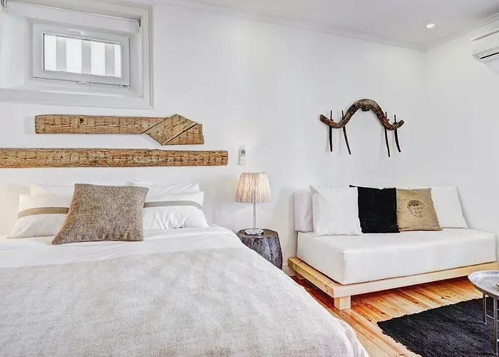 Downtown Lovers Apartments: Costa Do Castelo