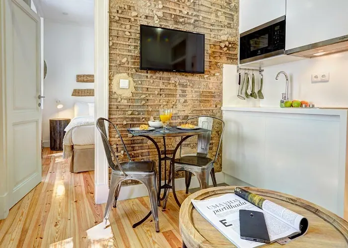 Downtown Lovers Apartments: Costa Do Castelo * Lisboa