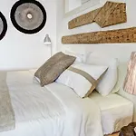 Downtown Lovers Apartments: Costa Do Castelo Apartment Lisbon