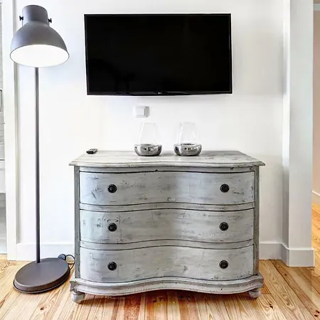 Downtown Lovers Apartments: Costa Do Castelo アパート