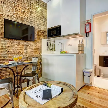 Downtown Lovers Apartments: Costa Do Castelo