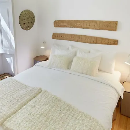 Downtown Lovers Apartments: Costa Do Castelo *