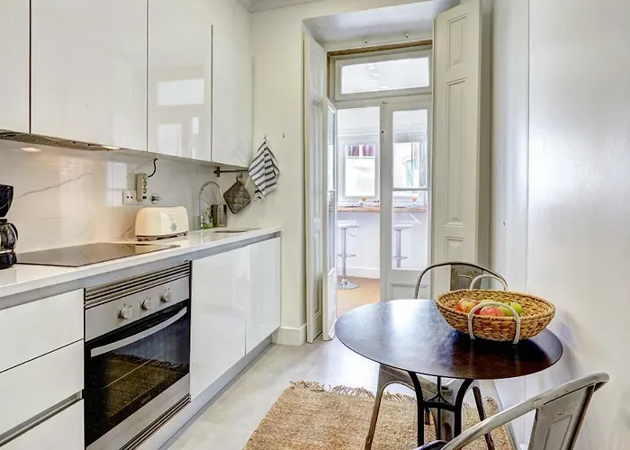 Downtown Lovers Apartments: Costa Do Castelo * Лісабон