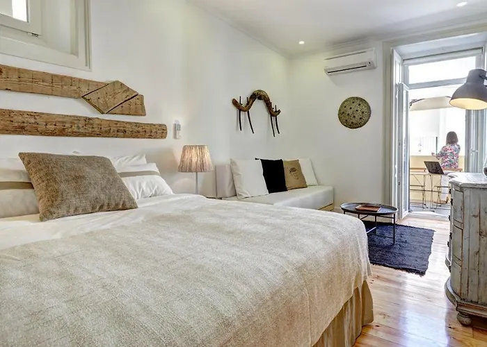 Downtown Lovers Apartments: Costa Do Castelo Апартаменти