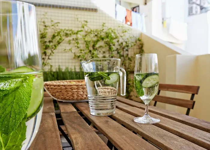 Downtown Lovers Apartments: Costa Do Castelo * Лісабон