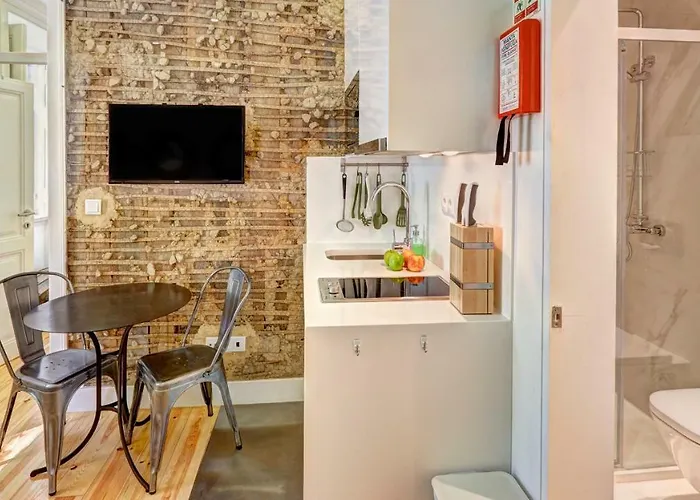 Downtown Lovers Apartments: Costa Do Castelo Апартаменти