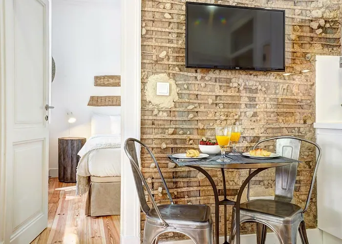 Downtown Lovers Apartments: Costa Do Castelo